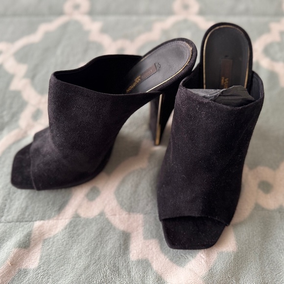 Louis Vuttion Suede Mule - Picture 1 of 5